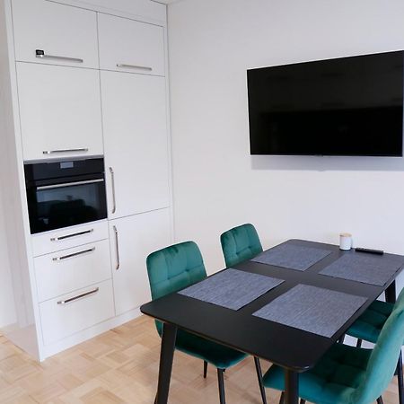 Aparthotel Brokes Lanskroun Ruang foto