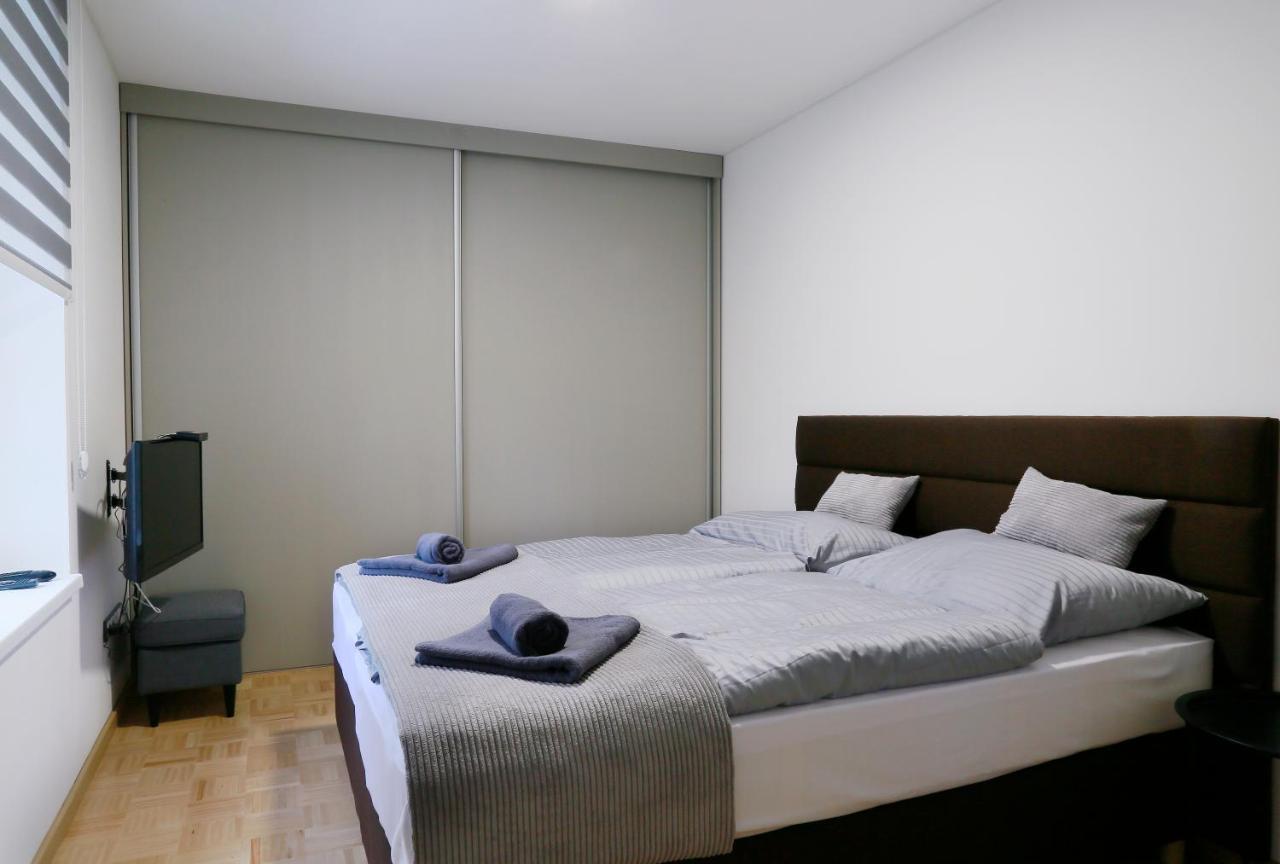 Aparthotel Brokes Lanskroun Bagian luar foto