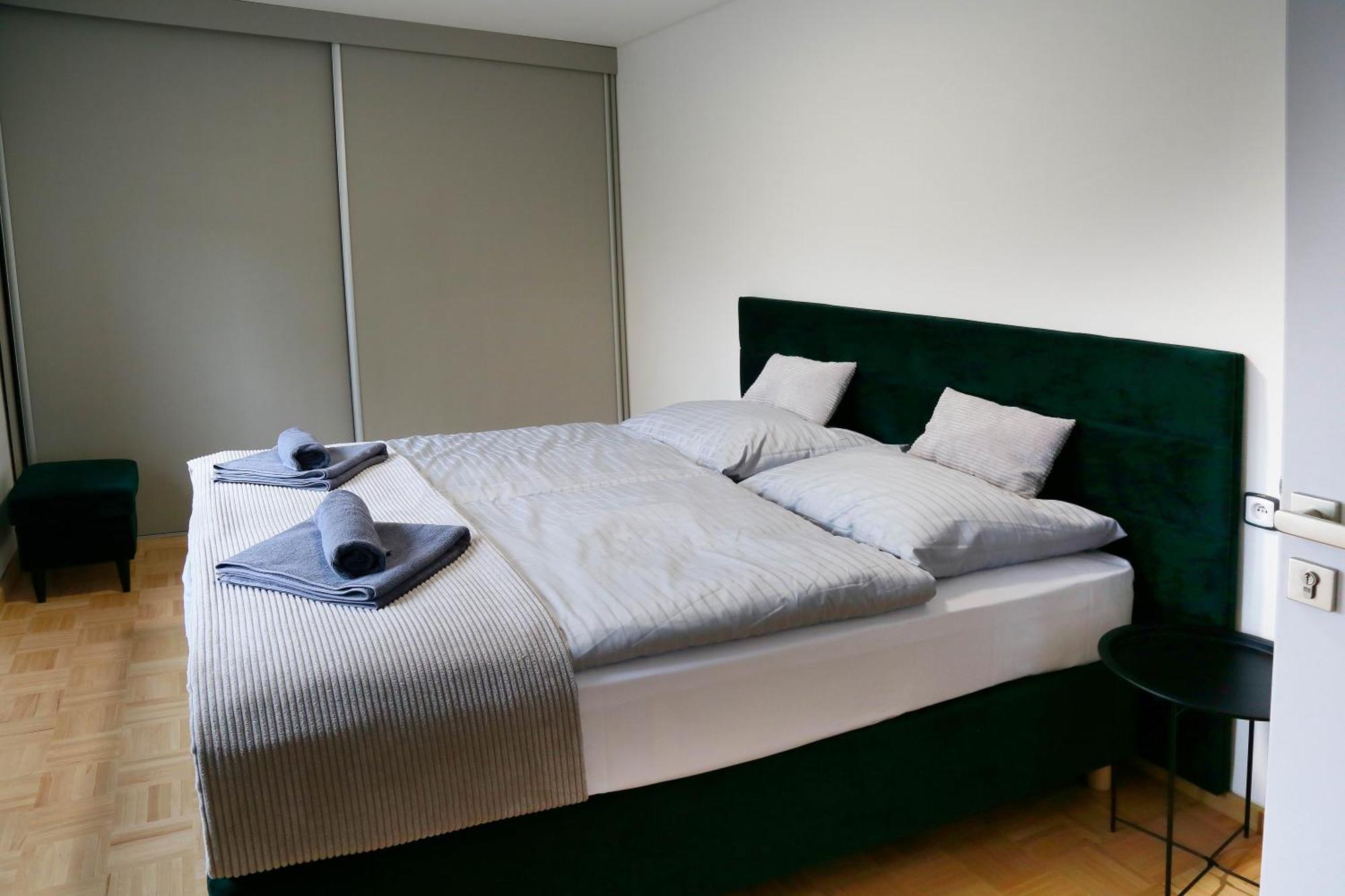 Aparthotel Brokes Lanskroun Ruang foto